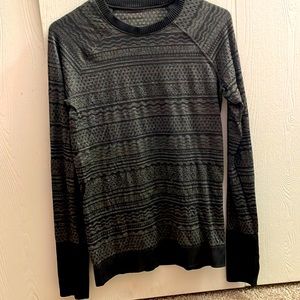Lululemon black pullover